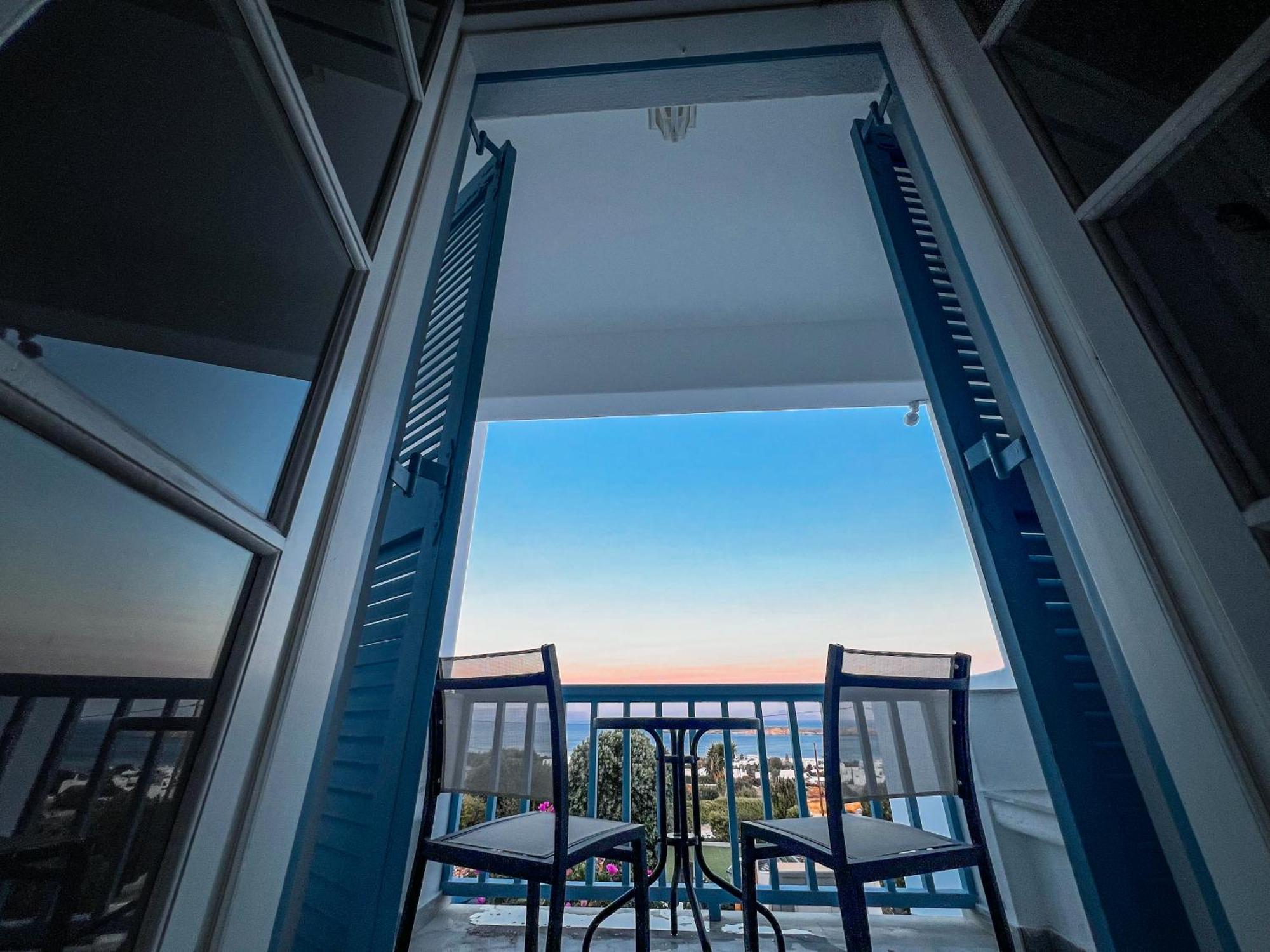 Yaleena Residences Drios Exterior photo